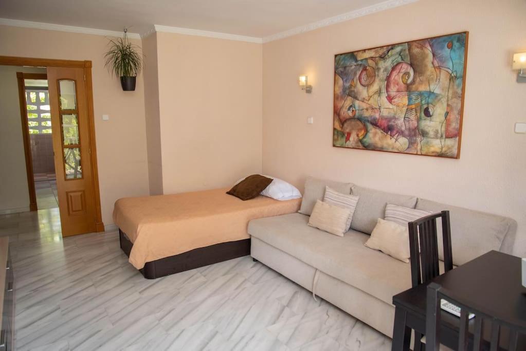 Piso Con Jardin Apartment Malaga Luaran gambar