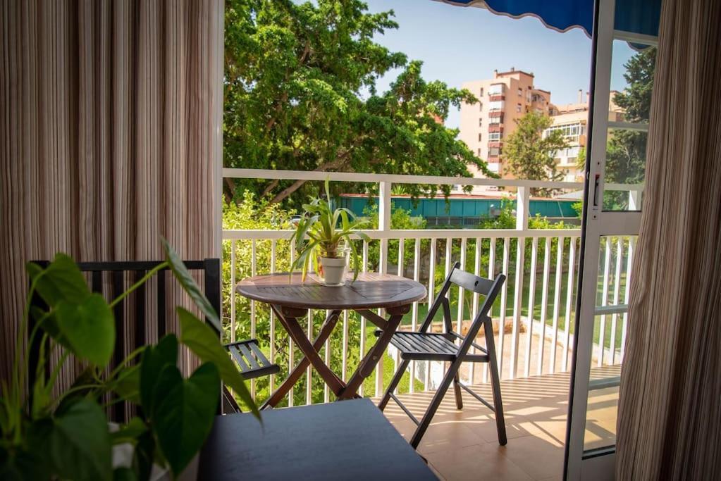 Piso Con Jardin Apartment Malaga Luaran gambar